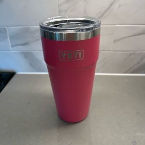 YETI 26 OZ PRICKLY PEAR TUMBLER W/ MAG SLIDER